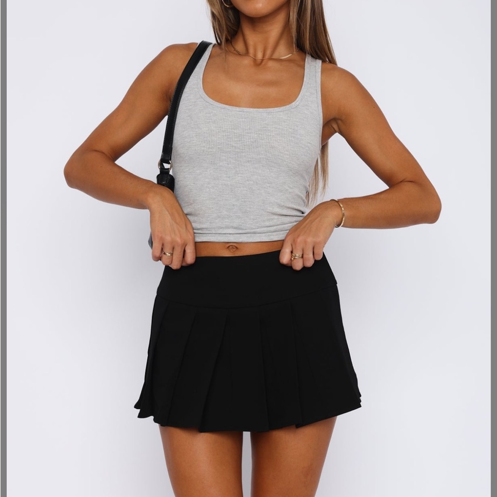 White Fox Boutique Black Pleated Mini Skirt